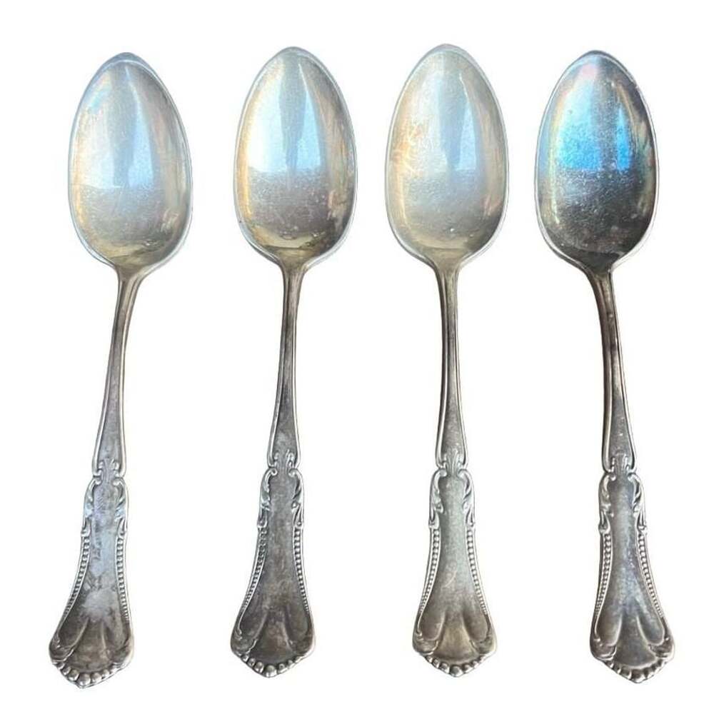 Set of 4 Vintage Wm. A. Rogers A1 Silverplate 6” Spoons